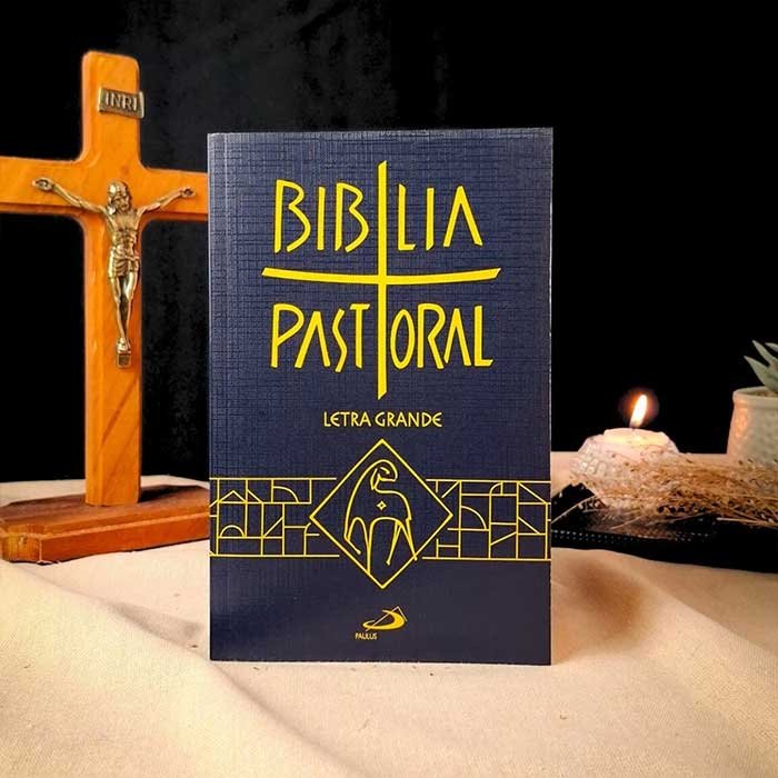 Bíblia Católica Pastoral com letra grande 1