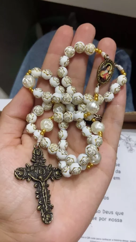 terço das rosas de santa teresinha 51