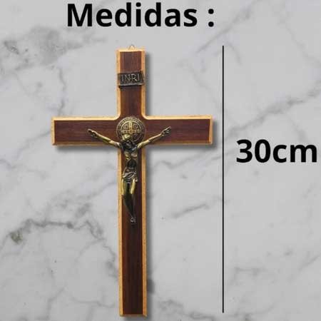 Crucifixo de Madeira com Medalha de São Bento 3