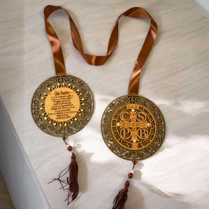 escapulário de porta com medalha de são bento 1