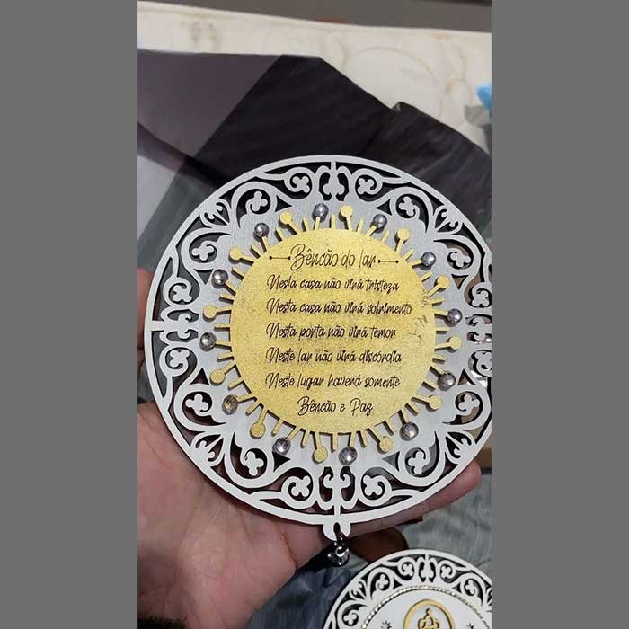 escapulário de porta com medalha de são bento 16